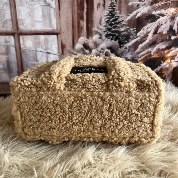 Marc Jacobs Teddy the tote bag small beige EUC - Picture 5 of 16
